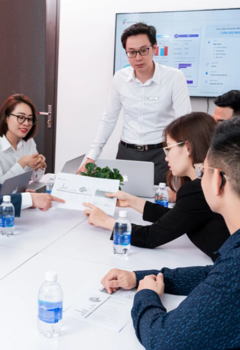 Đôi ngũ SEONGON pitching với khách hàng
