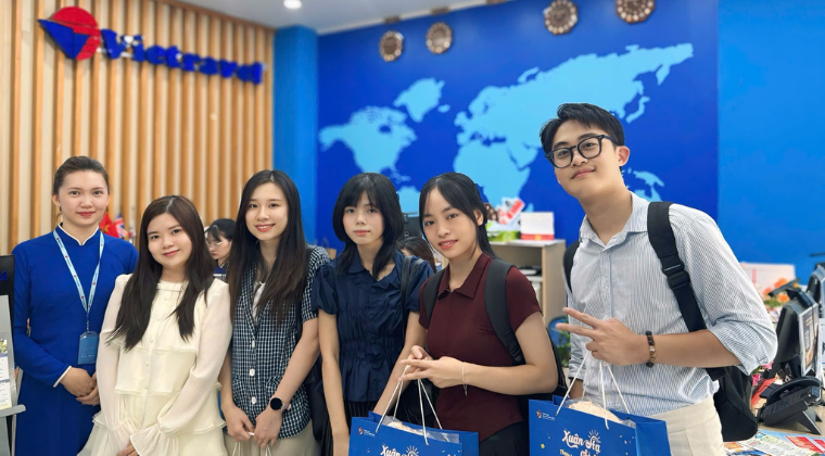 Seongon và khách hàng Viettravel